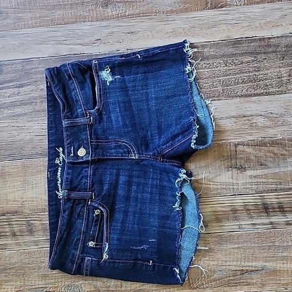 American Eagle Artist Jean Shorts Sz 6 - Picture 1 of 3